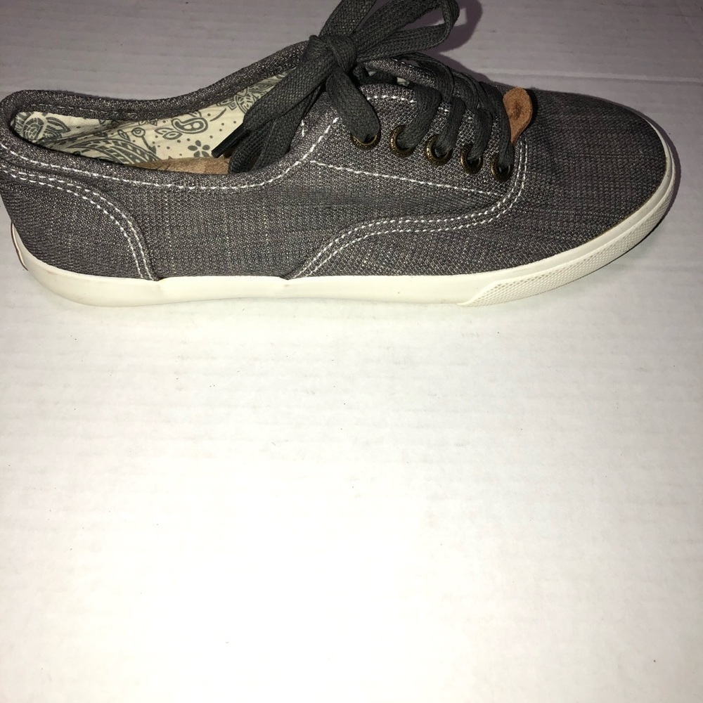 Women margaritaville Gray Canvas shoes size 8